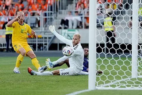 دقيقة بدقيقة.. ليتوانيا 2-3 هولندا.. محاولات مكثفة